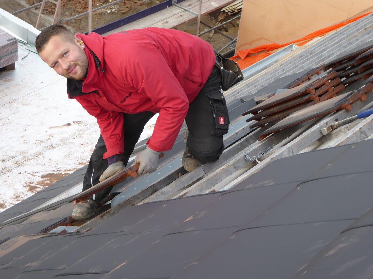 Dachdeckervorarbeiter / Dachdecker / Dachdeckerhelfer (m/w) - Dächer von Gruß GmbH | Dachdecker ...